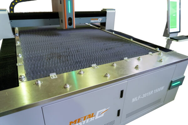 Оптоволоконный лазер Metal Master MLF-3015R 1500W (С автофокусом)